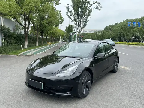 10万多拿下特斯拉Model3，21年一手准新电车代步香不香？