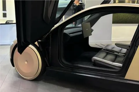 L4级自动驾驶汽车来了，没刹车和方向盘的Cybercab将量产