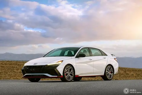 坐后排该选哪边？安全与舒适引发热议