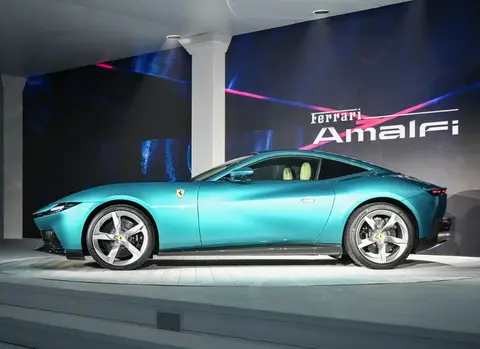 法拉利Amalfi敞篷版即将登场 延续V8动力与优雅身姿