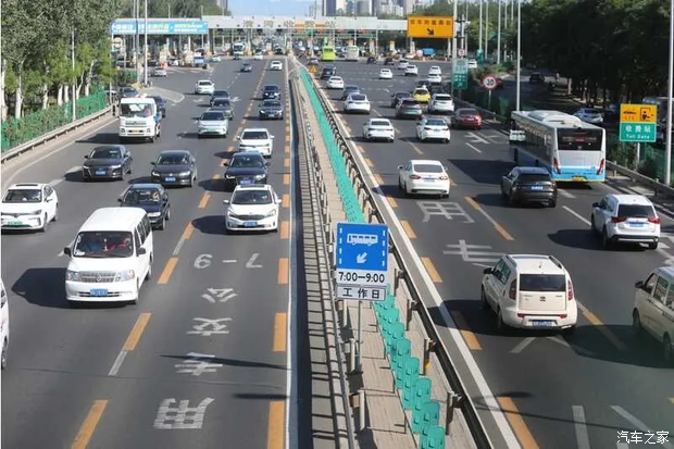 别误闯!北京公交道标线变白色了 新国标实施白的也别乱进